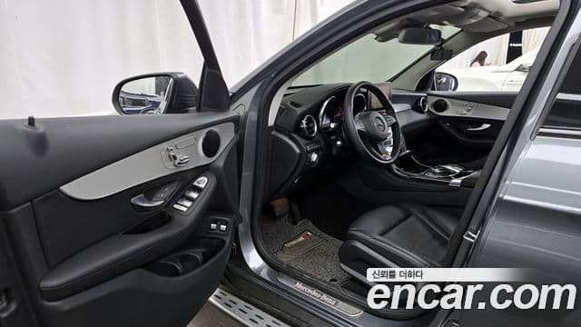 Mercedes-Benz GLC-Class 2018 — Şəkil 10/20