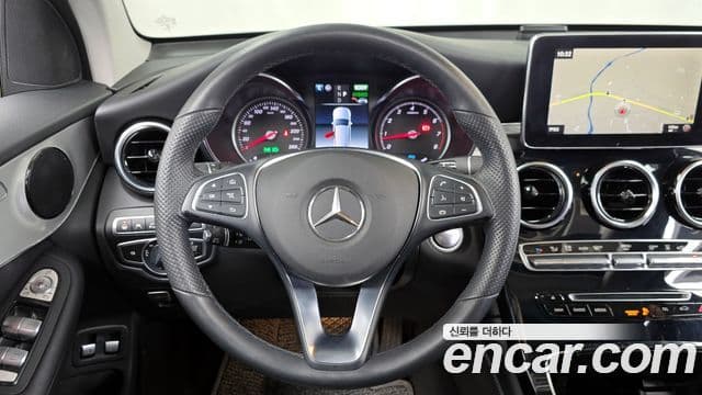Mercedes-Benz GLC-Class 2018 — Şəkil 13/20