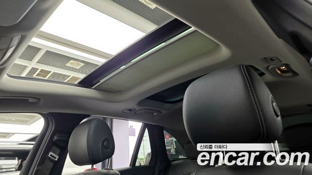 Mercedes-Benz GLC-Class 2018 — Şəkil 15/20