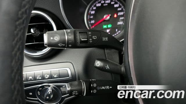 Mercedes-Benz GLC-Class 2018 — Şəkil 17/20