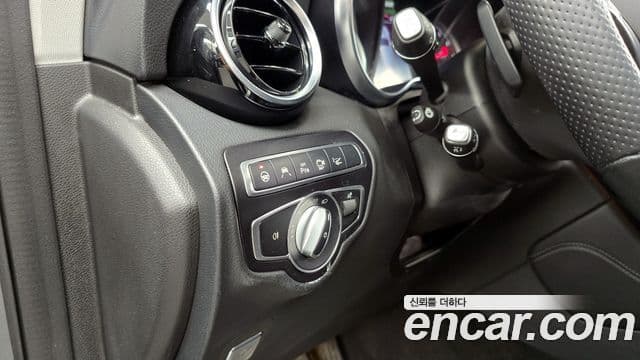 Mercedes-Benz GLC-Class 2018 — Şəkil 18/20