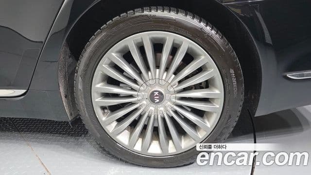 Kia The K9 2020 — Photo 17/30