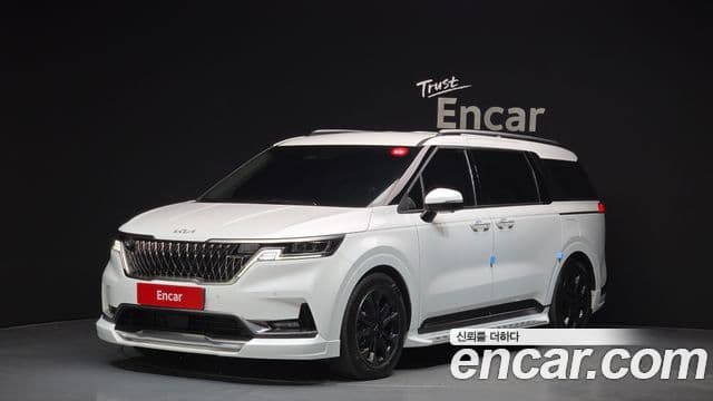 Kia Carnival 2023 — ფოტო 1/20