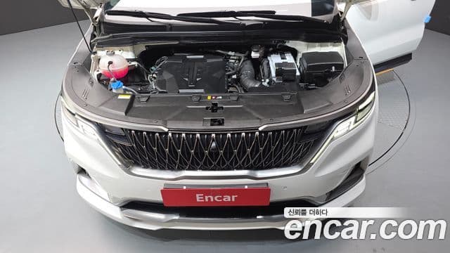 Kia Carnival 2023 — ფოტო 6/20
