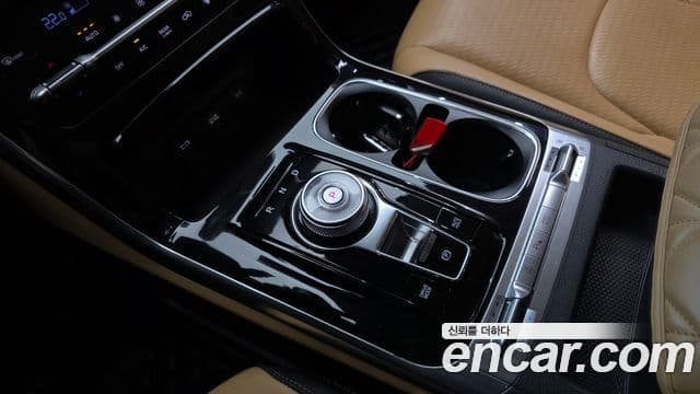 Kia Carnival 2023 — ფოტო 9/20