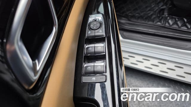 Kia Carnival 2023 — ფოტო 14/20