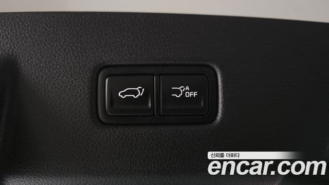 Kia Carnival 2023 — ფოტო 17/20