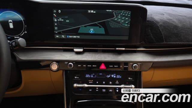 Kia Carnival 2023 — ფოტო 18/20