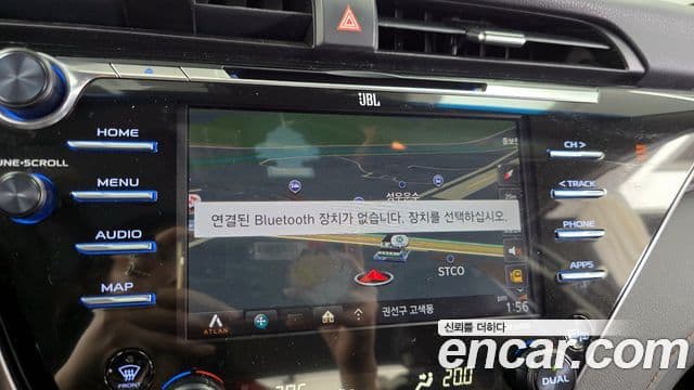 Toyota Camry 2019 — ფოტო 10/28