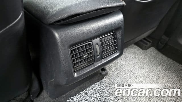 Toyota Camry 2019 — ფოტო 20/28