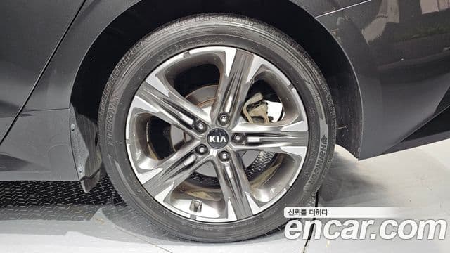 Kia K5 2020 — ფოტო 5/20