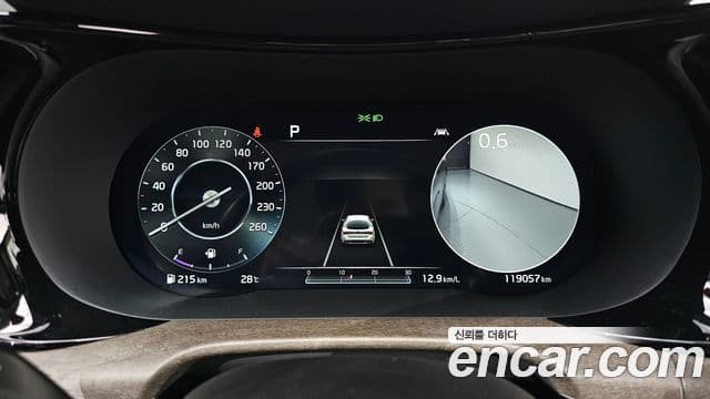 Kia K5 2020 — ფოტო 8/20