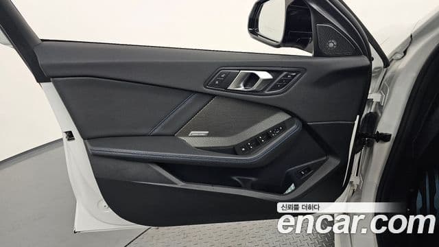 BMW 1 Series 2025 — Photo 29/36