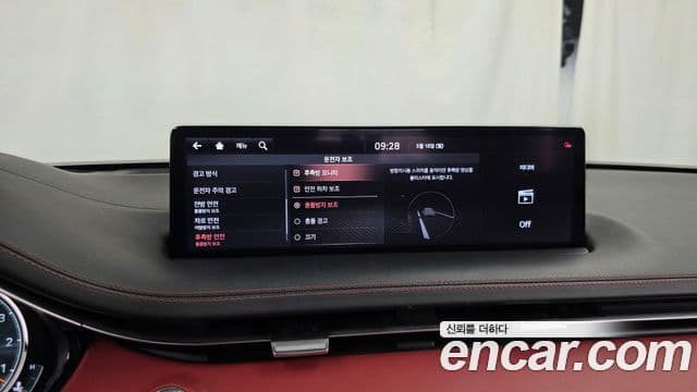 Genesis GV70 2021 — ფოტო 16/20