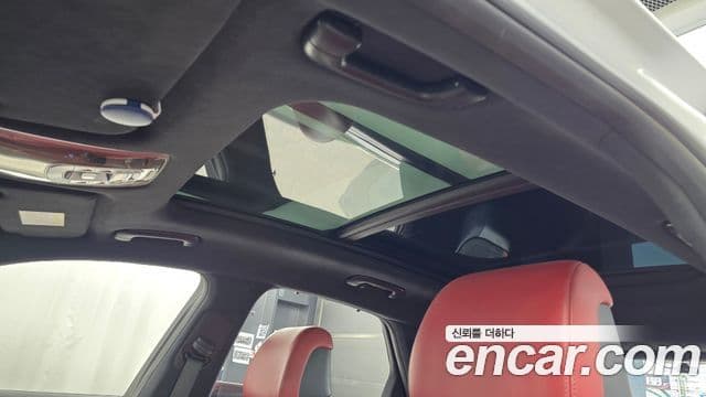 Genesis GV70 2021 — ფოტო 18/20
