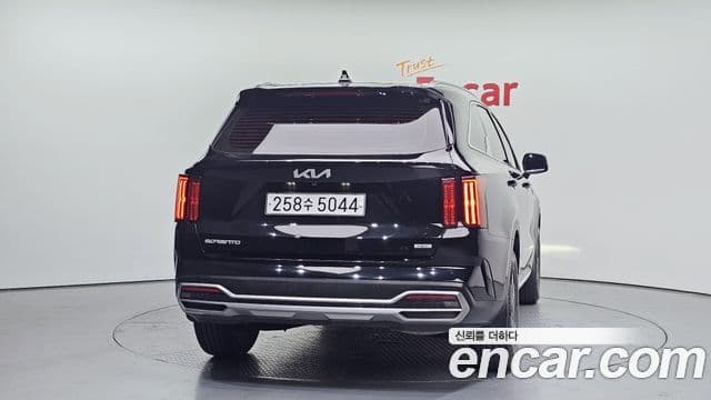 Kia Sorento 2023 — Фото 4/20