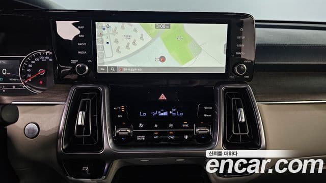 Kia Sorento 2023 — Фото 16/20
