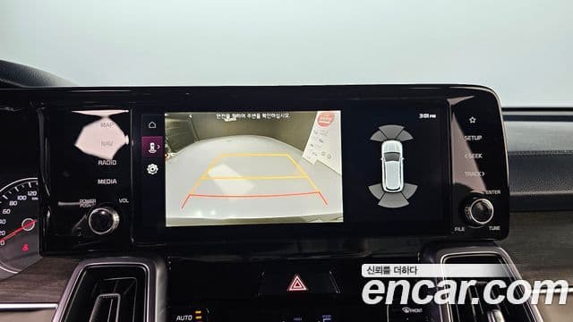 Kia Sorento 2023 — Фото 17/20