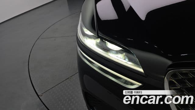 Genesis GV70 2021 — ფოტო 7/35