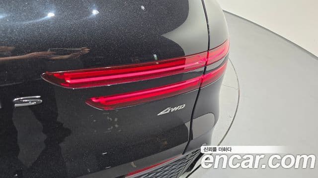 Genesis GV70 2021 — ფოტო 35/35