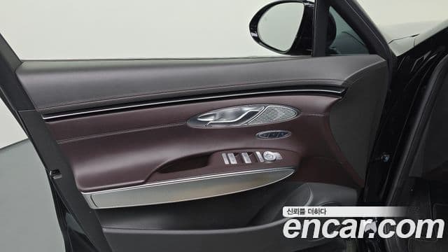 Genesis GV70 2021 — ფოტო 18/35