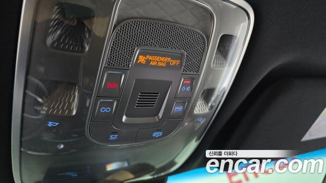 Genesis GV70 2021 — ფოტო 28/35