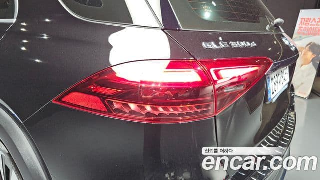 Mercedes-Benz GLE-Class 2024 — Photo 11/34