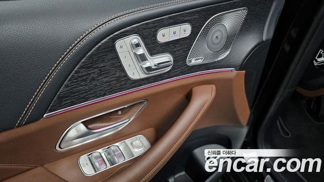 Mercedes-Benz GLE-Class 2024 — Photo 20/34