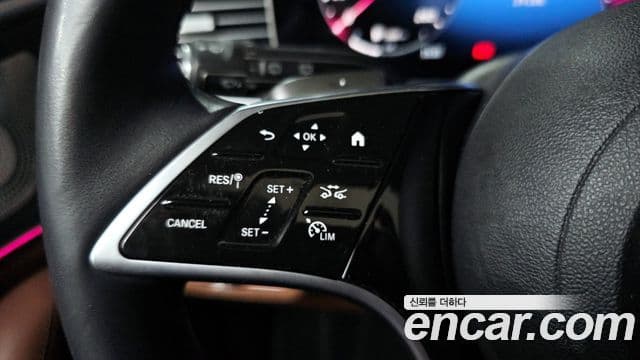Mercedes-Benz GLE-Class 2024 — Photo 23/34