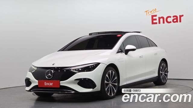 Mercedes-Benz EQE 2023 — ფოტო 28/32