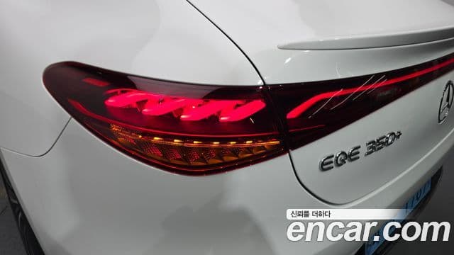 Mercedes-Benz EQE 2023 — ფოტო 10/32