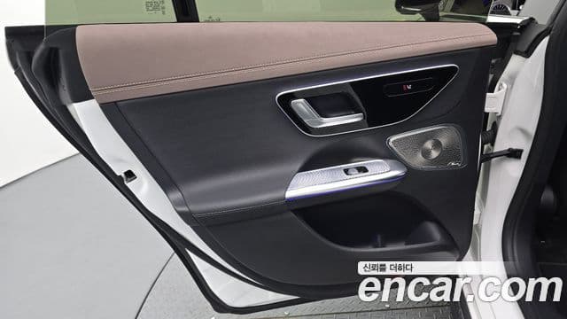 Mercedes-Benz EQE 2023 — ფოტო 4/32