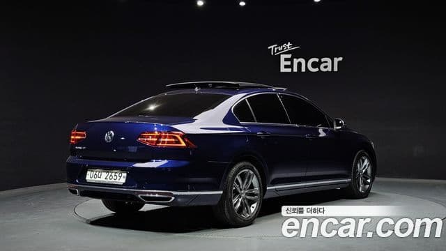 Volkswagen Passat GT 2018 — Şəkil 2/20