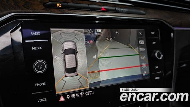 Volkswagen Passat GT 2018 — Şəkil 15/20