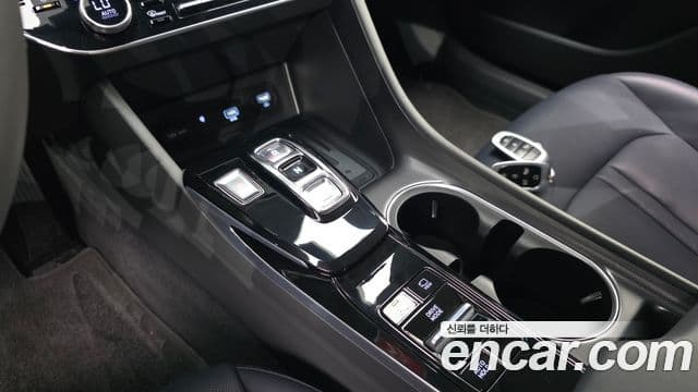 Hyundai Sonata 2019 — ფოტო 9/20