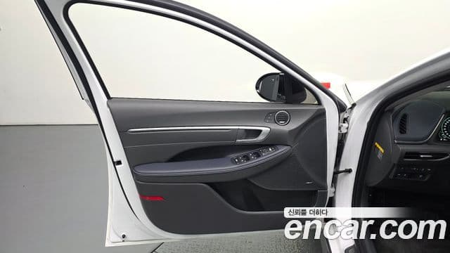 Hyundai Sonata Hybrid 2019 — Şəkil 24/30