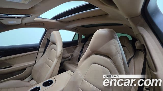 Porsche Panamera 2018 — Şəkil 11/20