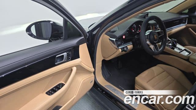 Porsche Panamera 2018 — Şəkil 12/20
