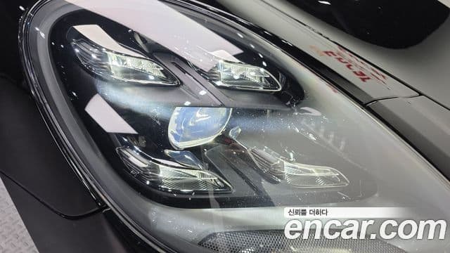 Porsche Panamera 2018 — Photo 19/33