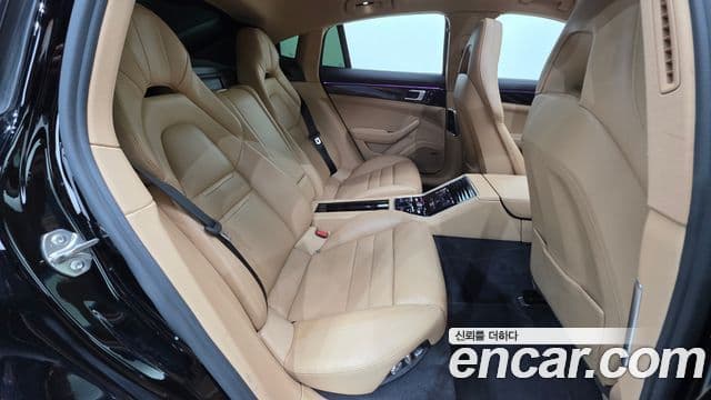 Porsche Panamera 2018 — Photo 9/33