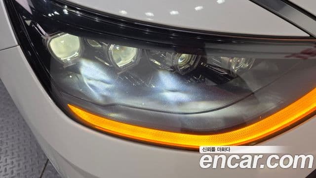 Hyundai Sonata Hybrid 2021 — Photo 2/35