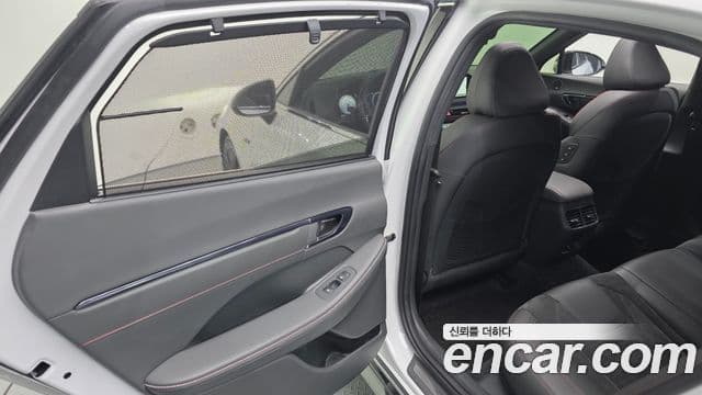 Hyundai Sonata Hybrid 2021 — Photo 25/35