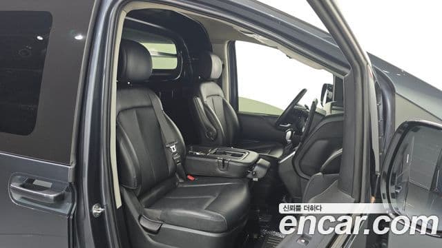 Hyundai Staria 2022 — Şəkil 8/30