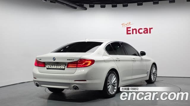 BMW 5 Series 2020 — Şəkil 2/20