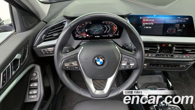 BMW 1 Series 2021 — Şəkil 13/20