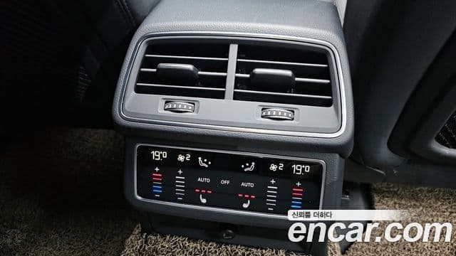 Audi A6 2021 — ფოტო 17/20