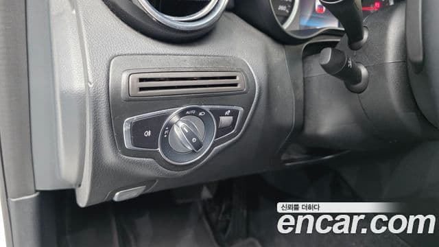 Mercedes-Benz C-Class 2019 — Şəkil 18/20