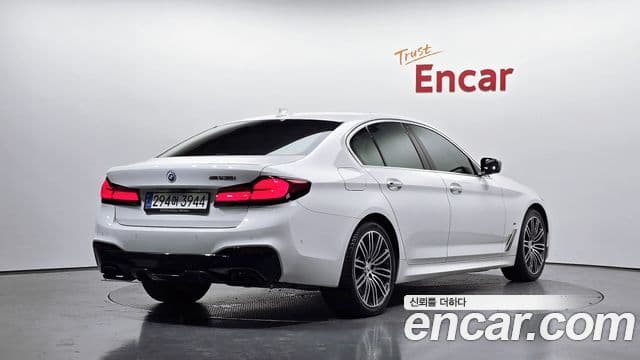 BMW 5 Series 2018 — Şəkil 2/20