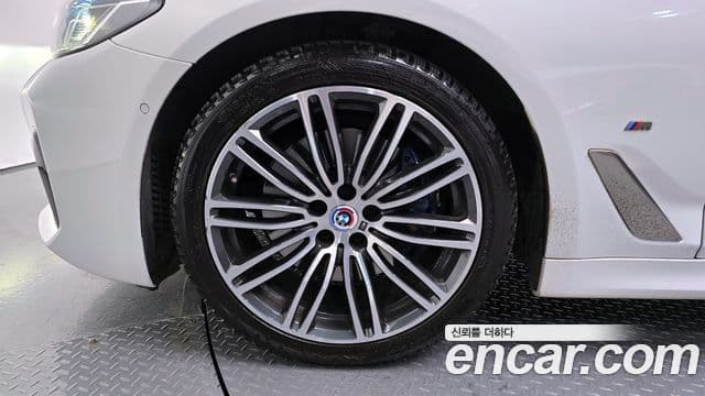 BMW 5 Series 2018 — Şəkil 5/20