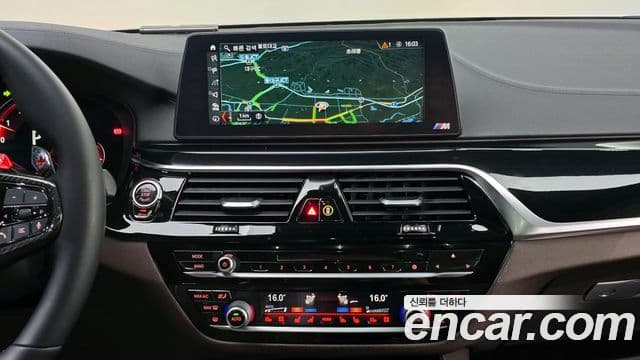 BMW 5 Series 2018 — Şəkil 18/20